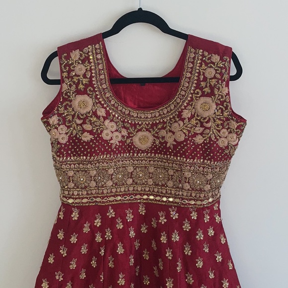 Indian Suit - Picture 4 of 12